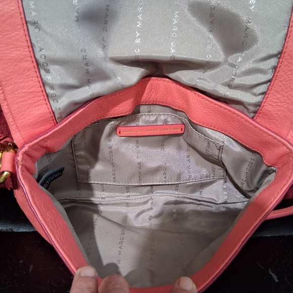 Marc By Marc Jacobs Pink Coral crossbody. - Picture 10 of 15